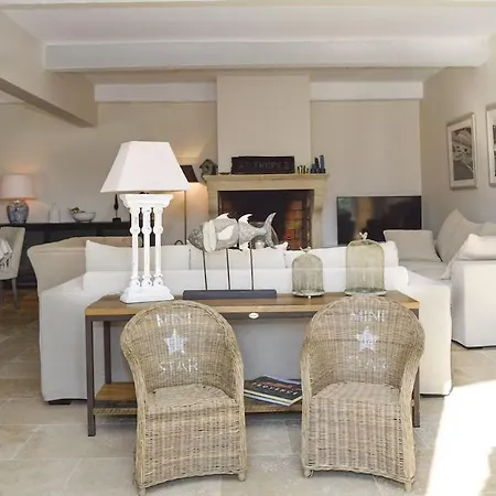 Вилла Eau Blanche Golf De St Tropez Кавалер-сюр-Мер